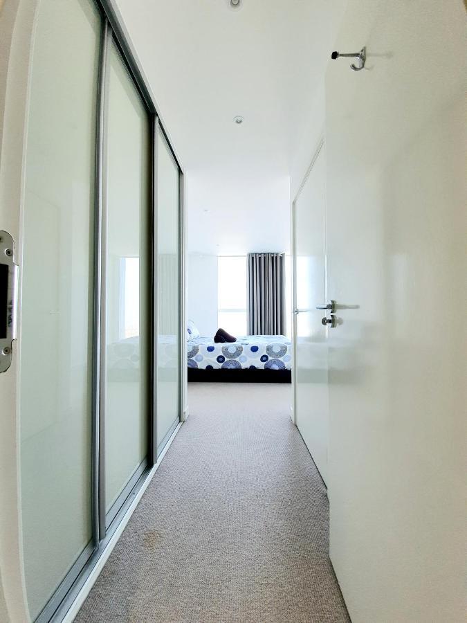 Ultra Modern Room London Exterior photo
